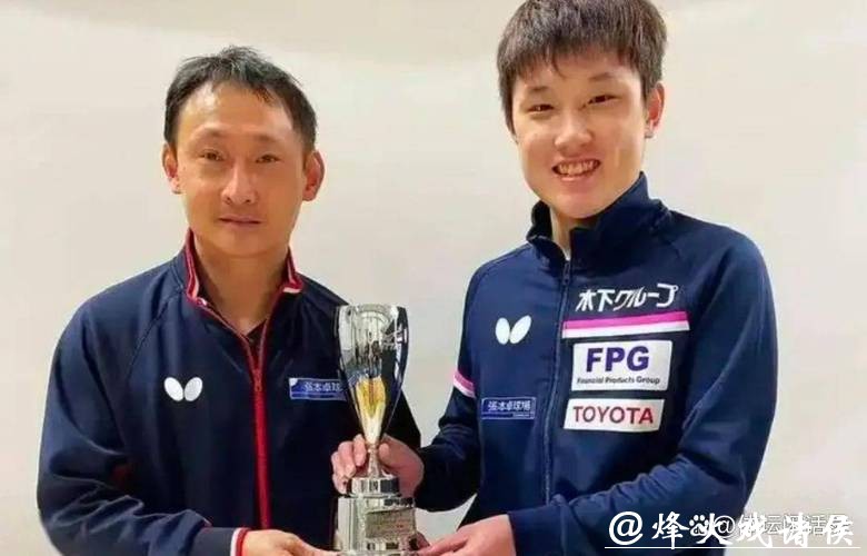 300万年薪震动乒坛!张本宇携女归乡,是圆梦还是暗藏玄机? 300万年薪震动乒坛!张本宇携女归乡,是圆梦还是暗藏玄机?